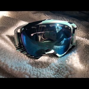 Oakley snowboarding goggles